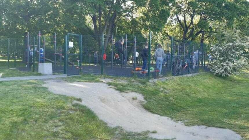 Мэрия попросила калининградцев не срывать замки на закрытых из-за коронавируса спортплощадках   - Новости Калининграда | Фото: пресс-служба администрации Калининграда