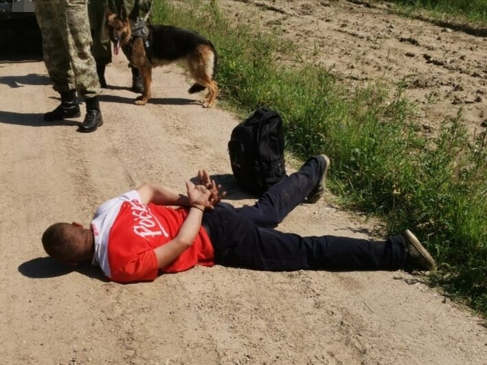 В Мамоново 37-летний болгарин пытался незаконно пересечь российско-польскую границу (фото) - Новости Калининграда | Фото: пресс-служба пограничного управления ФСБ России по Калининградской области