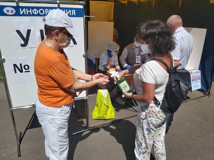 В калининградских дворах поставили навесы для голосования по поправкам в Конституцию (фото) - Новости Калининграда | Фото: пресс-служба администрации Калининграда