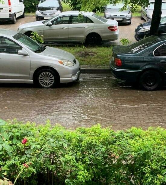 В Калининграде из-за ливня затопило несколько улиц (фото, видео) - Новости Калининграда | Фото: очевидец