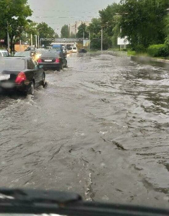 В Калининграде из-за ливня затопило несколько улиц (фото, видео) - Новости Калининграда | Фото: очевидец