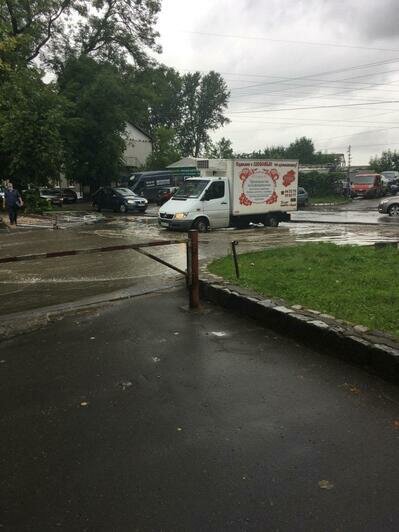 В Калининграде из-за ливня затопило несколько улиц (фото, видео) - Новости Калининграда | Фото: читатель "Клопс"