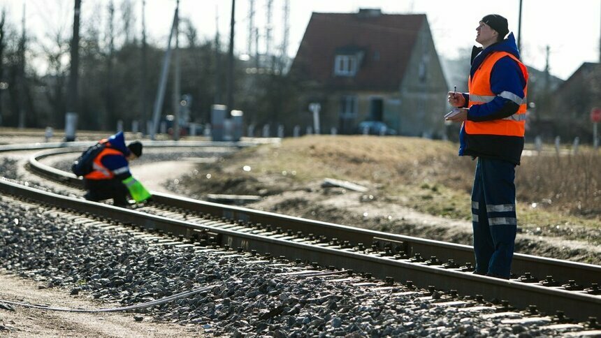 На Сельме задержали школьника, пытавшегося подложить арматуру под колёса движущегося поезда   - Новости Калининграда | Архив &quot;Клопс&quot;