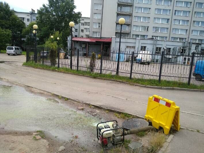 В Калининграде произошла авария на теплотрассе (видео) - Новости Калининграда | Фото очевидца