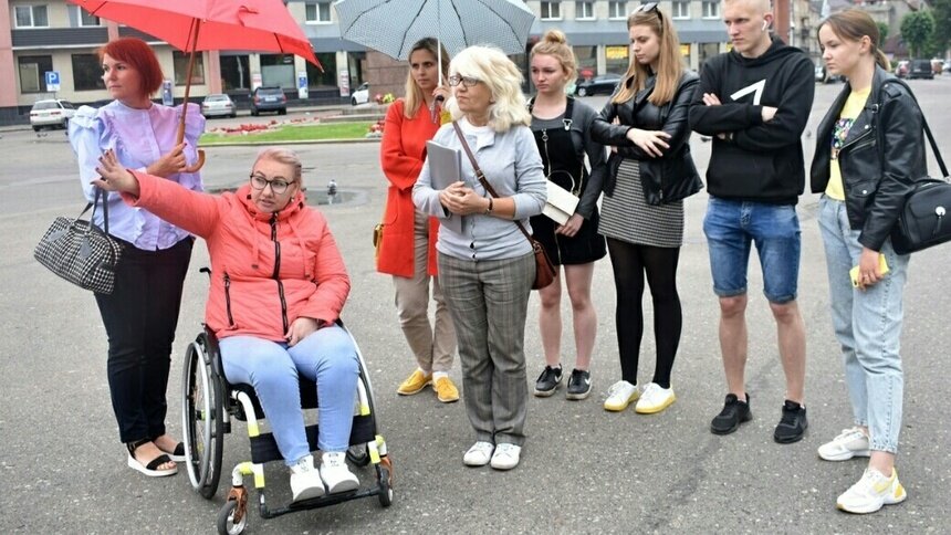 Жительница Советска, передвигающаяся на коляске, начала проводить бесплатные экскурсии по городу - Новости Калининграда | Фото: предоставила Наталья Румянцева