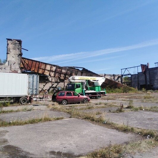 "Спилили балку": на Балткосе возобновили снос ангара (фото)  - Новости Калининграда | Фото: Сергей Дустин