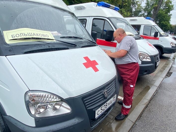 В Калининградской области медикам вручили ключи от восьми новых машин экстренной помощи (фото) - Новости Калининграда | Фото: Александр Подгорчук / &quot;Клопс&quot;