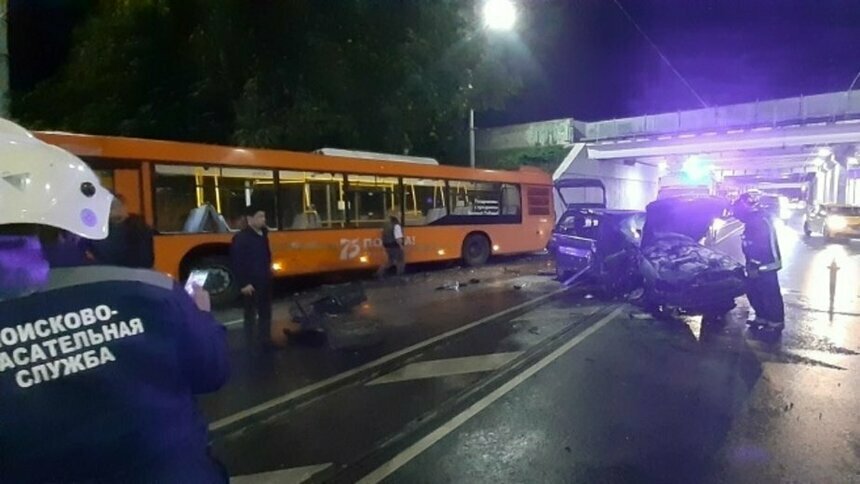 В полиции сообщили о пострадавшем в ДТП с автобусом и Audi на ул. Киевской - Новости Калининграда | Фото: пресс-служба регионального управления МЧС