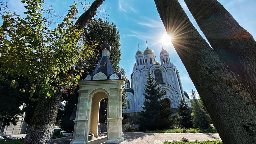 Военная прокуратура проводит проверку после появления видеозаписи, на которой мужчины моют обувь в часовне - Новости Калининграда | Фото: Архив &quot;Клопс&quot;