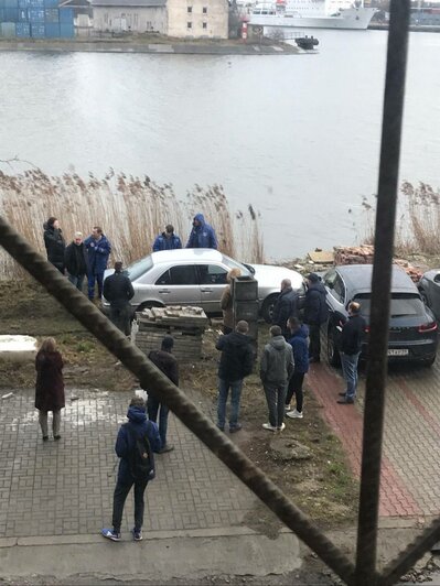 В Калининграде пьяный водитель протаранил Porsche и едва не съехал в Преголю (фото) - Новости Калининграда | Фото: очевидец