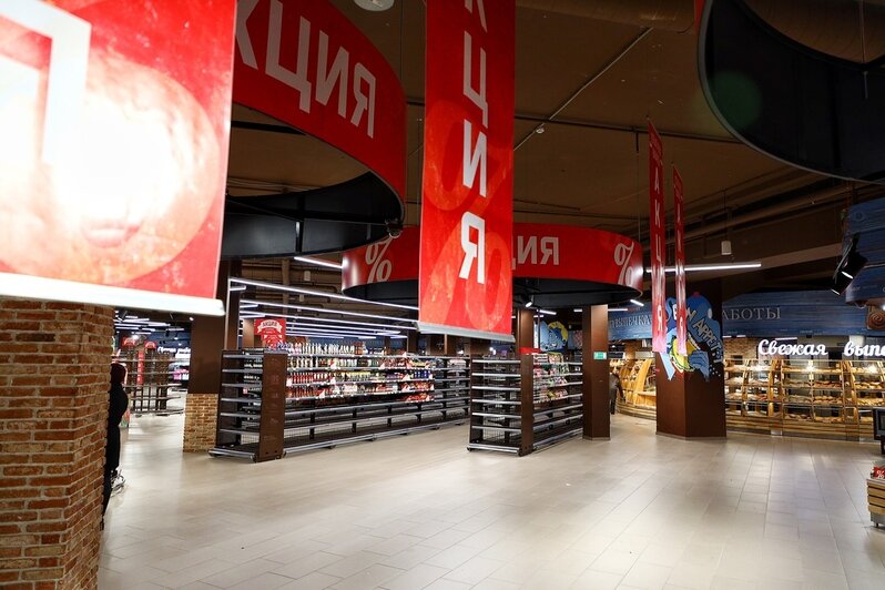 Пустые полки и распродажа: как Spar в "Эпицентре" готовят к закрытию (фото) - Новости Калининграда | Александр Подгорчук / &quot;Клопс&quot;