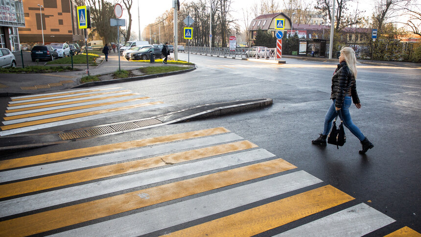 На участке Горького, где сбили женщину с ребёнком, уложат более длинные шумовые полосы - Новости Калининграда | Архив &quot;Клопс&quot;