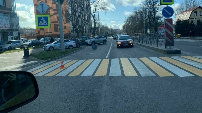 В Калининграде на &quot;зебре&quot; сбили женщину с ребёнком  - Новости Калининграда | Фото: читатель &quot;Клопс&quot;