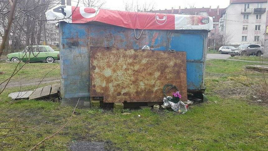 На фото: место, где стоял шкаф | Фото: Анна Сухарева