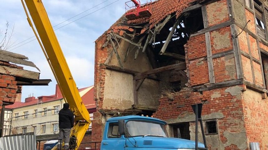 Владельцев фахверков в Железнодорожном оштрафовали за аварийное состояние зданий и мусор - Новости Калининграда | Фото: пресс-служба правительства Калининградской области