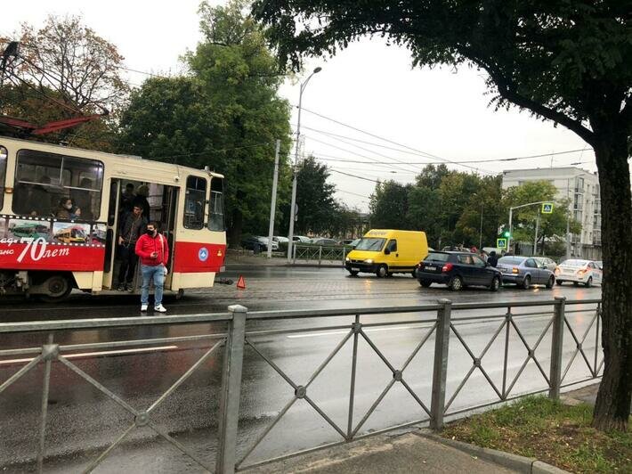 На Черняховского трамвай встал из-за аварии на путях (фото) - Новости Калининграда | Фото очевидца