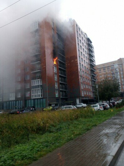 На ул. Гагарина загорелась квартира в многоэтажке (фото, видео) - Новости Калининграда | Фото очевидцев