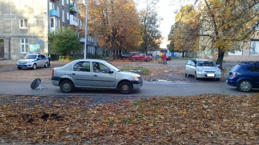 На Полоцкой четырёхлетний мальчик попал под колёса Renault  - Новости Калининграда | Фото: пресс-служба УМВД России по Калининградской области