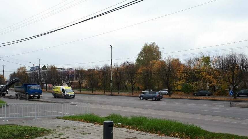 На перекрёстке Московского проспекта и Дачной между полосами установят барьерное ограждение - Новости Калининграда | Фото: пресс-служба администрации Калининграда