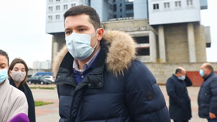Удалёнка, общепит и лекарства от COVID-19: о чём спрашивают Алиханова после ужесточения ограничений - Новости Калининграда | Фото: Александр Подгорчук / &quot;Клопс&quot;