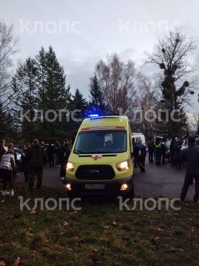 В Холмогоровке 79-летний водитель перепутал педали и влетел в толпу на кроссовере: главное о ЧП  - Новости Калининграда | Фото: Юрате Пилюте