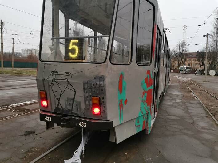 К 125-летию запуска первого электротрамвая в Калининграде на маршрут вышел арт-вагон (фото, видео) - Новости Калининграда | Фото: страница Елены Дятловой / Facebook