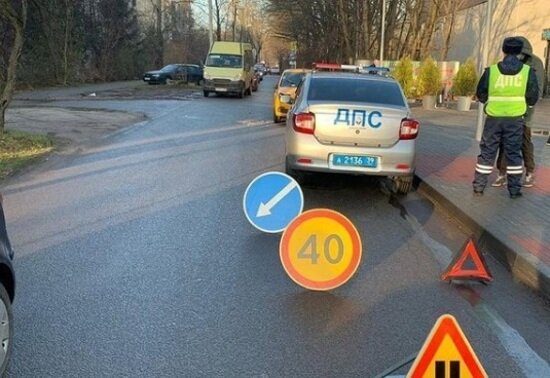В Калининграде женщина-пешеход нарушила ПДД и попала под машину - Новости Калининграда | Фото: пресс-служба УМВД России по Калининградской области