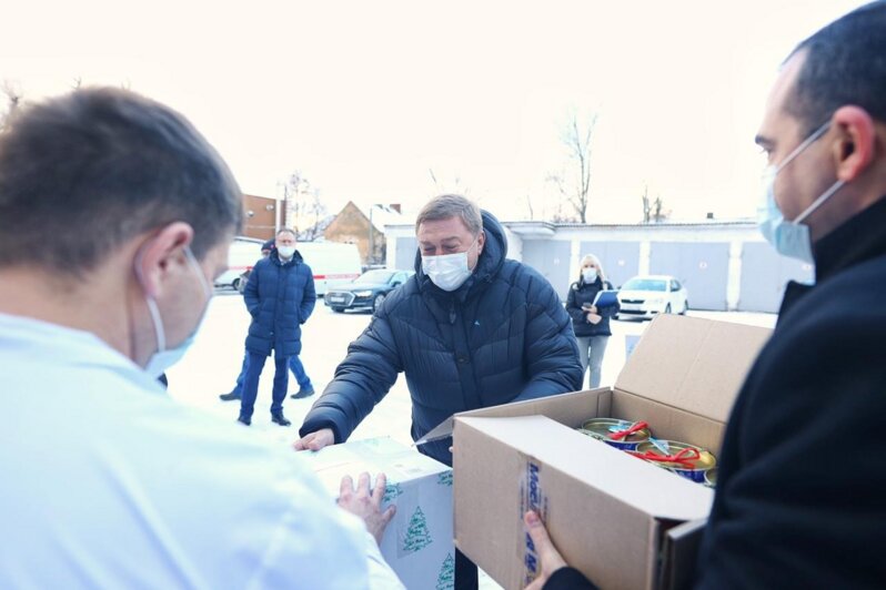 Депутат Госдумы Ярошук сделал новогодние подарки калининградским медикам из "красной зоны" - Новости Калининграда | Фото: Александр Подгорчук / &quot;Клопс&quot;