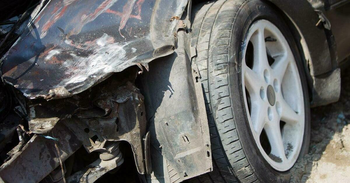 В краснознаменском районе водитель умер за рулём, его машина врезалась во встречную легковушку (фото)