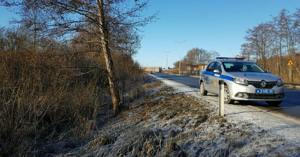 Найденный полураздетым на выезде из светлого мужчина умер в больнице