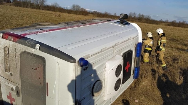 В Багратионовском районе машина скорой помощи вылетела в кювет (фото)