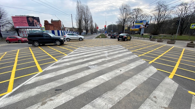 В Калининграде на перекрёстке проспекта Калинина и Октябрьской появилась новая разметка