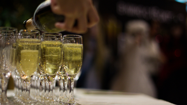 Калининградский терапевт рассказала, как витамин С сочетается с алкоголем и помогает при похмелье