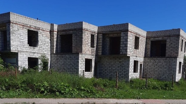 Лежала на краю бетонной плиты: в Советске спасли пьяную школьницу, едва не разбившуюся на недострое  
