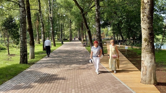 В Немане открыли парк и площадь у замка Рагнит, благоустроенные за 67,8 млн рублей