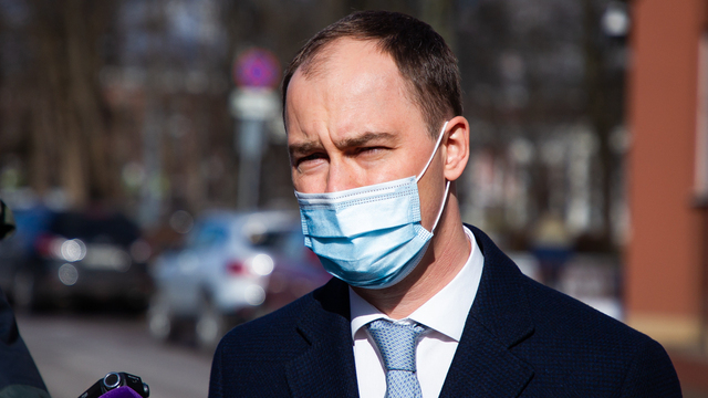 Глава калининградского минздрава рассказал, можно ли вакцинироваться кормящим мамам