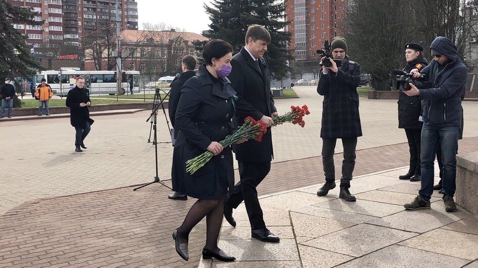 В Калининграде возложили цветы к мемориалу героям штурма города-крепости Кёнигсберг - Новости Калининграда | Фото: &quot;Клопс&quot;