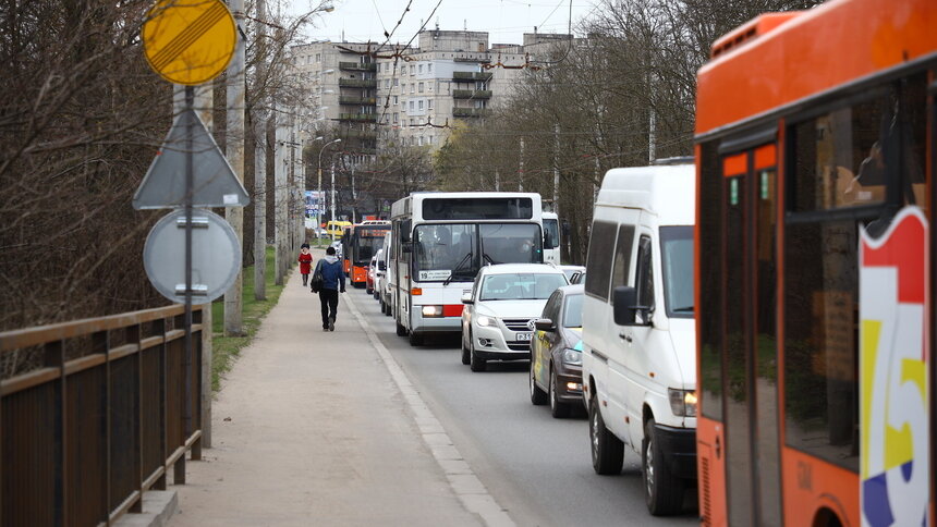 В Калининграде из-за ремонта моста на Киевской встали несколько улиц - Новости Калининграда | Фото: Александр Подгорчук / &quot;Клопс&quot;