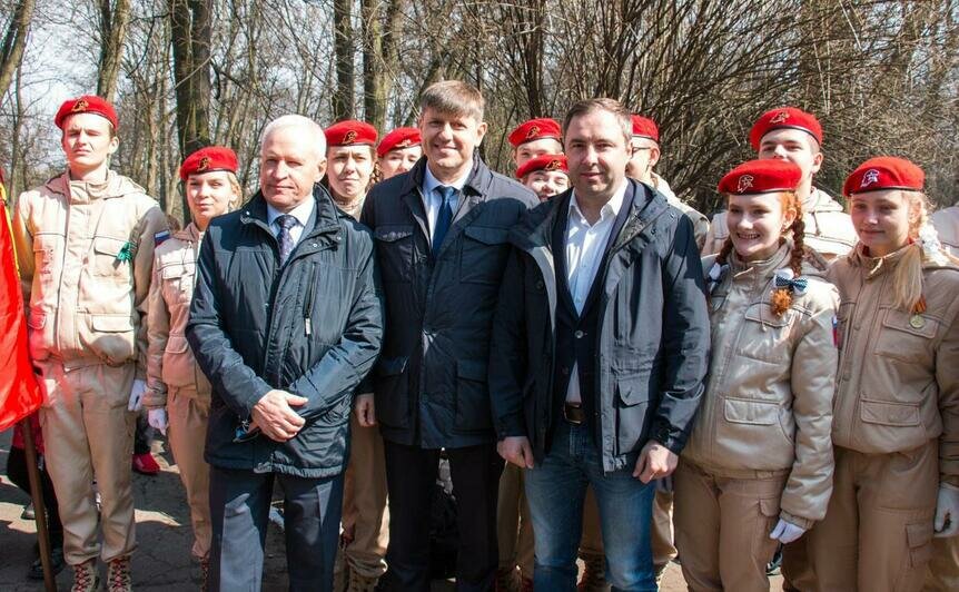 "Единая Россия" организовала мероприятия в честь Дня космонавтики (фоторепортаж) - Новости Калининграда