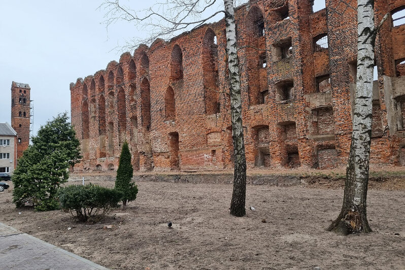 В центре Немана к концу июля закончат благоустройство территории у замка Рагнит  - Новости Калининграда | Фото: пресс-служба правительства Калининградской области