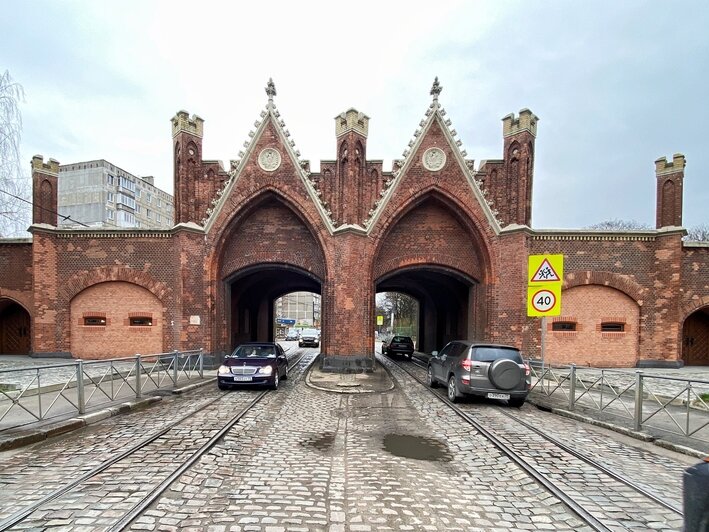 Фото дня: весна у Бранденбургских ворот - Новости Калининграда | Фото: Александр Подгорчук / &quot;Клопс&quot;