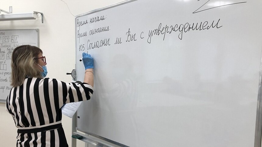 Четыре часа на философскую тему: калининградские выпускники написали итоговое сочинение - Новости Калининграда | Фото: пресс-служба правительства Калининградской области
