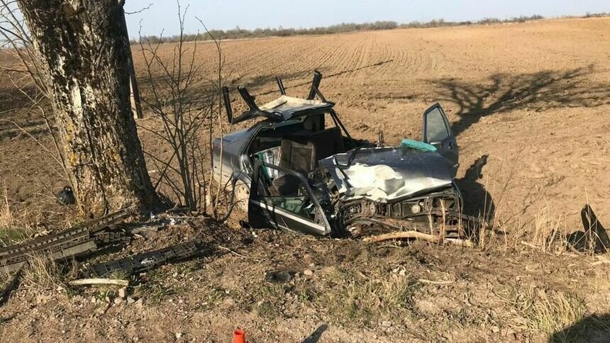 Водитель был пьян: в ДТП под Черняховском пострадали трое молодых людей 18 и 19 лет - Новости Калининграда | Фото: региональная ГИБДД