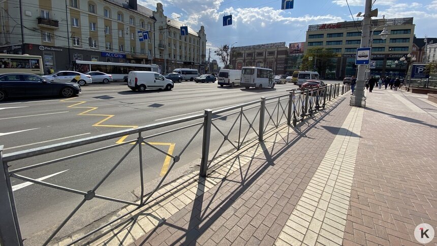 В центре Калининграда дорожную разметку нанесли необычным образом (фото) - Новости Калининграда | Фото: Александр Подгорчук/&quot;Клопс&quot;