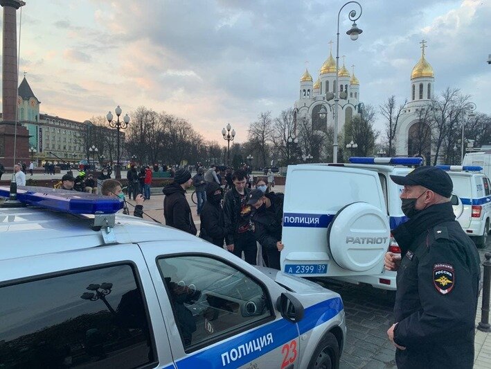 В Калининграде начались задержания на акции в поддержку Навального - Новости Калининграда | Михаил Баранов