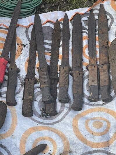 У жителя Светлого в сарае нашли склад оружия и боеприпасов времён войны (фото, видео) - Новости Калининграда | Фото: пресс-служба регионального УМВД