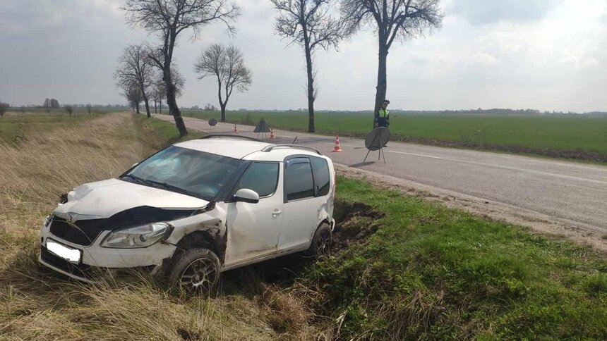 В Краснознаменском районе водитель легковушки уснул в дороге и вырулил в кювет - Новости Калининграда | Фото: пресс-служба УМВД России по Калининградской области