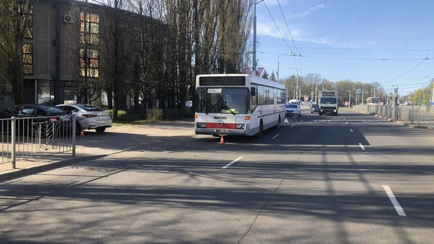 На 9 Апреля при столкновении автобуса с легковушками пострадал 11-месячный ребёнок - Новости Калининграда | Фото: пресс-служба УМВД России по Калининградской области