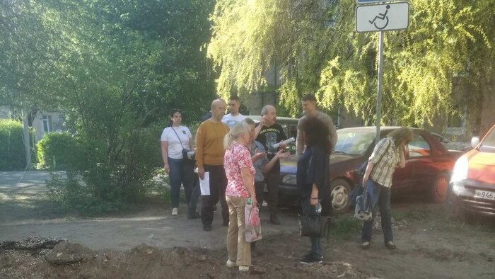 В Калининграде зелёный двор решили закатать в асфальт, жители встали на защиту деревьев   - Новости Калининграда | Фото предоставила Екатерина Горчакова