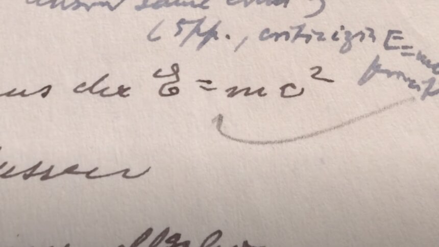 Письмо Эйнштейна продали на аукционе втрое дороже стартовой цены - Новости Калининграда | Изображение: кадр из видео  RR Auction Official / YouTube
